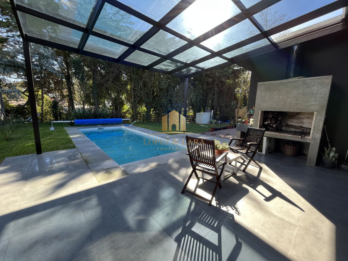 Casa ID.330 - Casa en venta con 3 Dormitorios en Lugano, Punta del Este