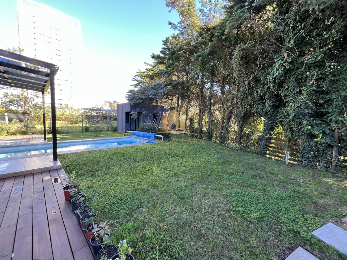 Casa ID.330 - Casa en venta con 3 Dormitorios en Lugano, Punta del Este
