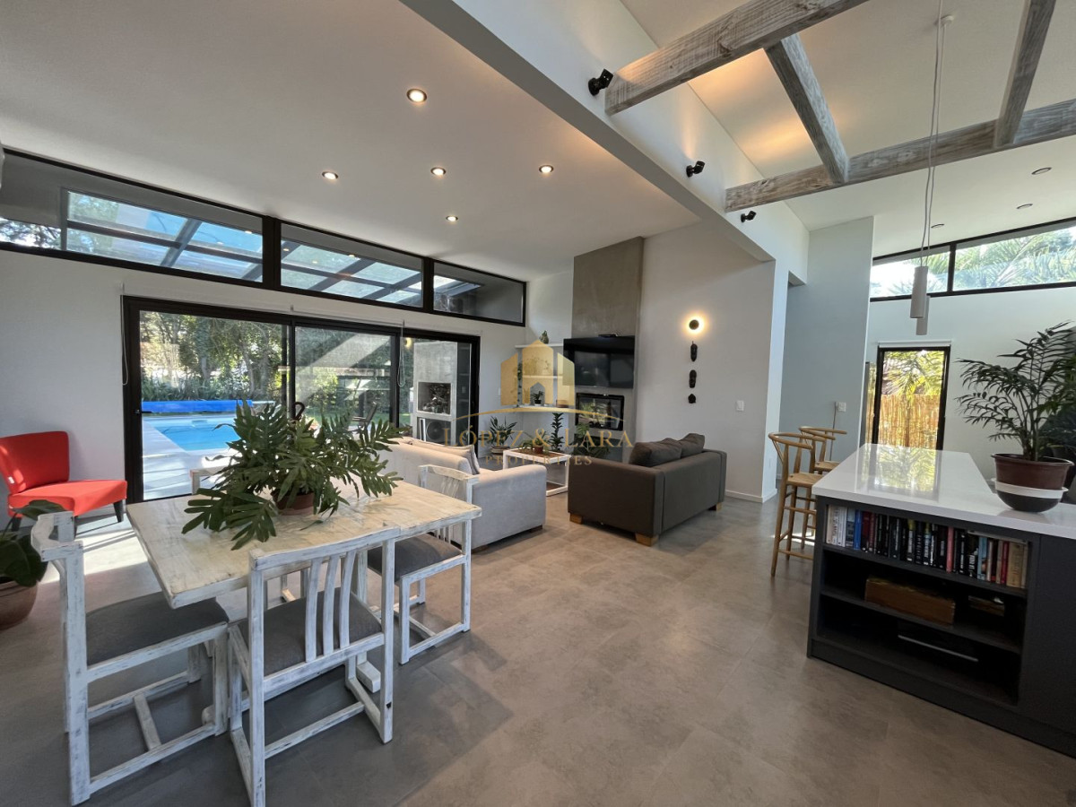 Casa ID.330 - Casa en venta con 3 Dormitorios en Lugano, Punta del Este