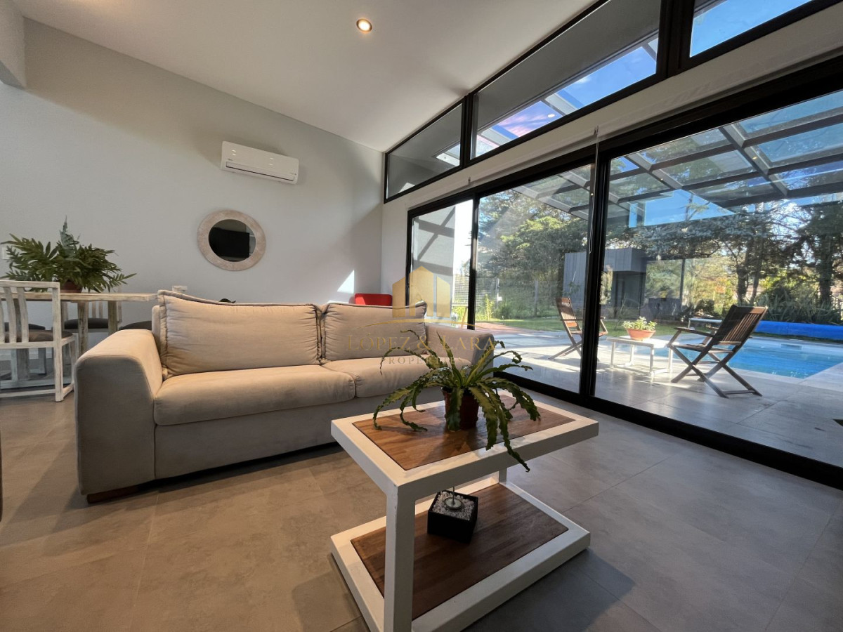 Casa ID.330 - Casa en venta con 3 Dormitorios en Lugano, Punta del Este