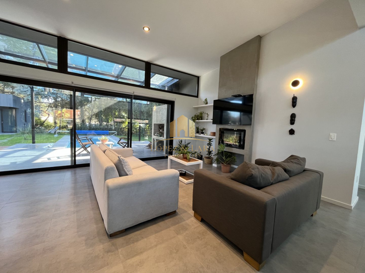 Casa ID.330 - Casa en venta con 3 Dormitorios en Lugano, Punta del Este