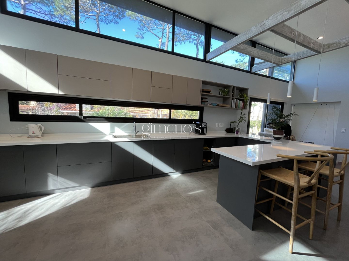 Casa ID.1218 - Casa en venta con 3 Dormitorios en Lugano, Punta del Este