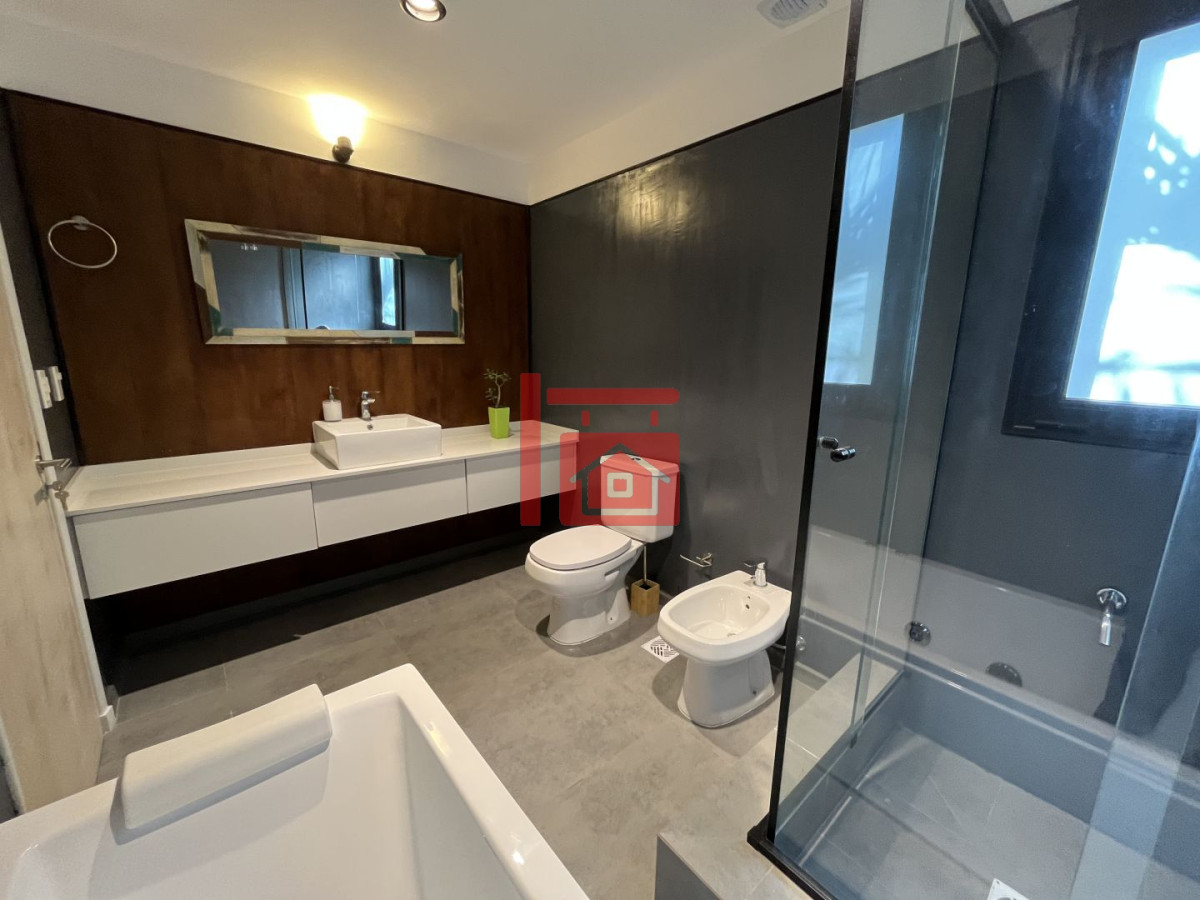 Casa ID.541 - Casa en venta con 3 Dormitorios en Lugano, Punta del Este