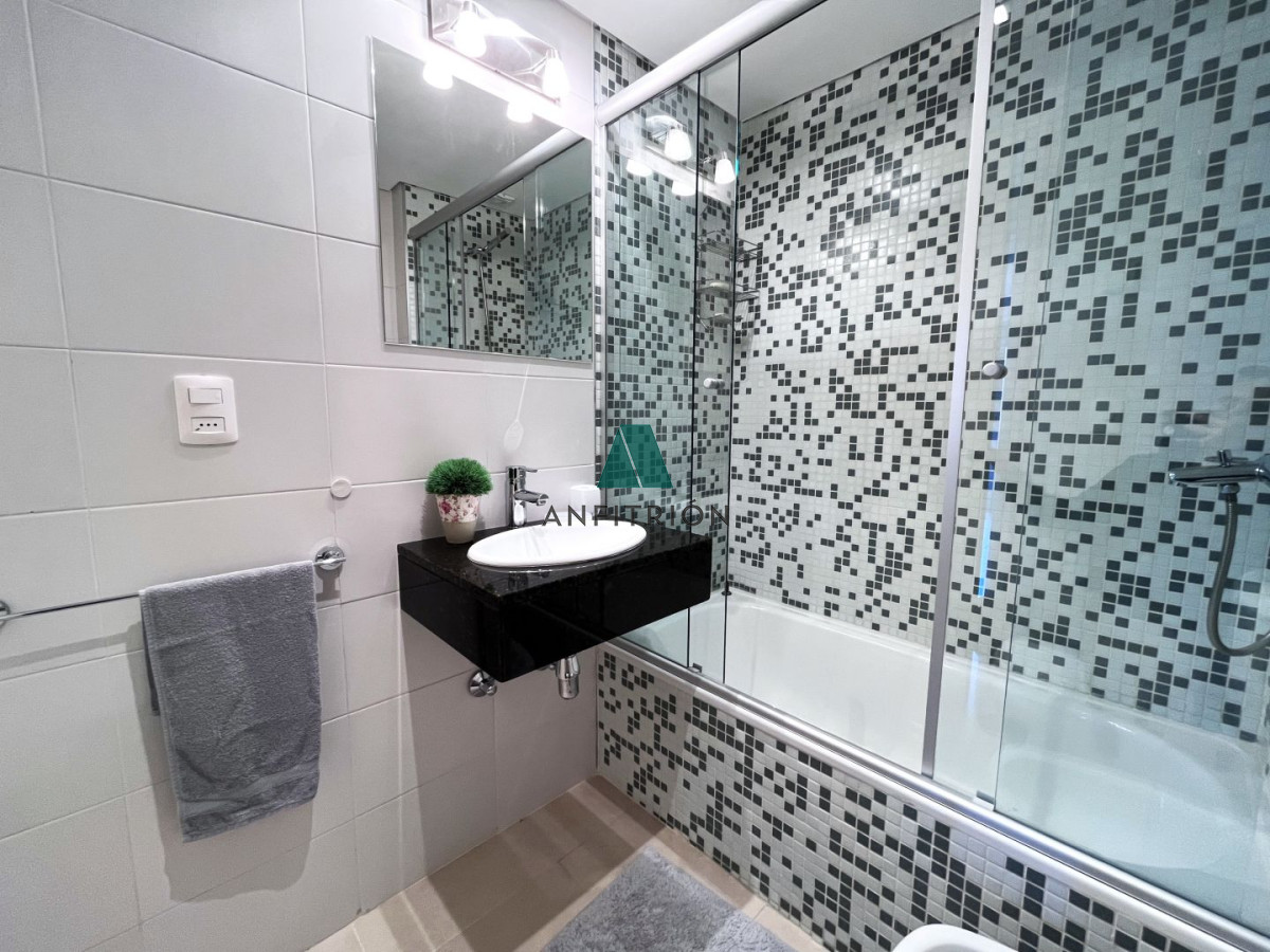 Apartamento ID.387 - Venta de Apartamento 3 Dormitorios en Playa Mansa, Torre del Mar, Punta del Este