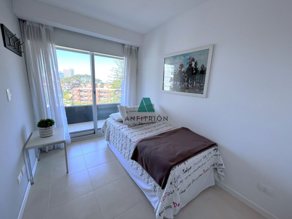 Apartamento ID.387 - Venta de Apartamento 3 Dormitorios en Playa Mansa, Torre del Mar, Punta del Este