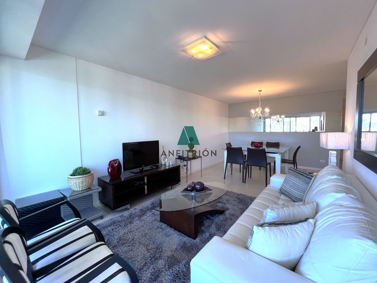 Apartamento ID.387 - Venta de Apartamento 3 Dormitorios en Playa Mansa, Torre del Mar, Punta del Este
