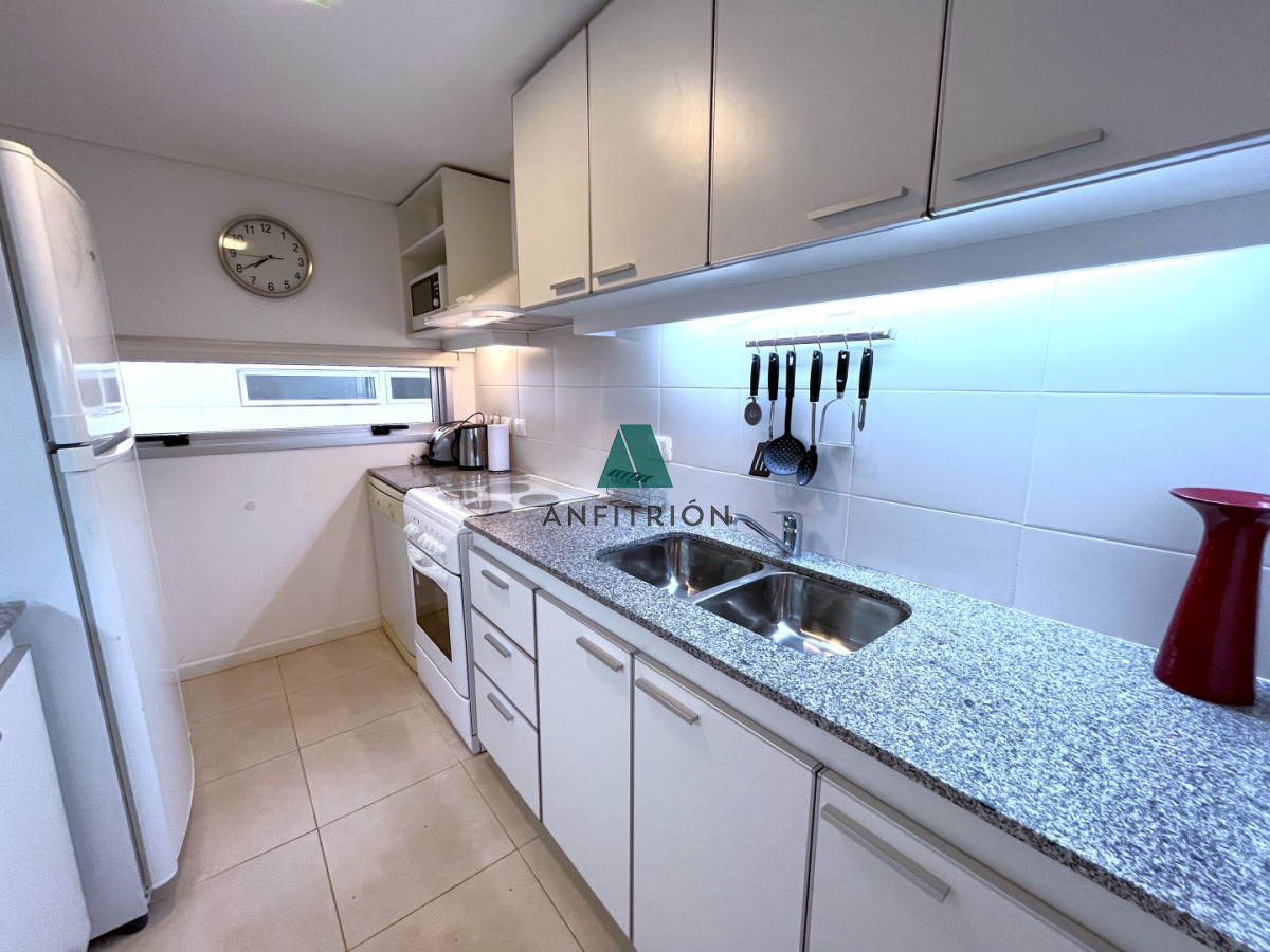 Apartamento ID.387 - Venta de Apartamento 3 Dormitorios en Playa Mansa, Torre del Mar, Punta del Este