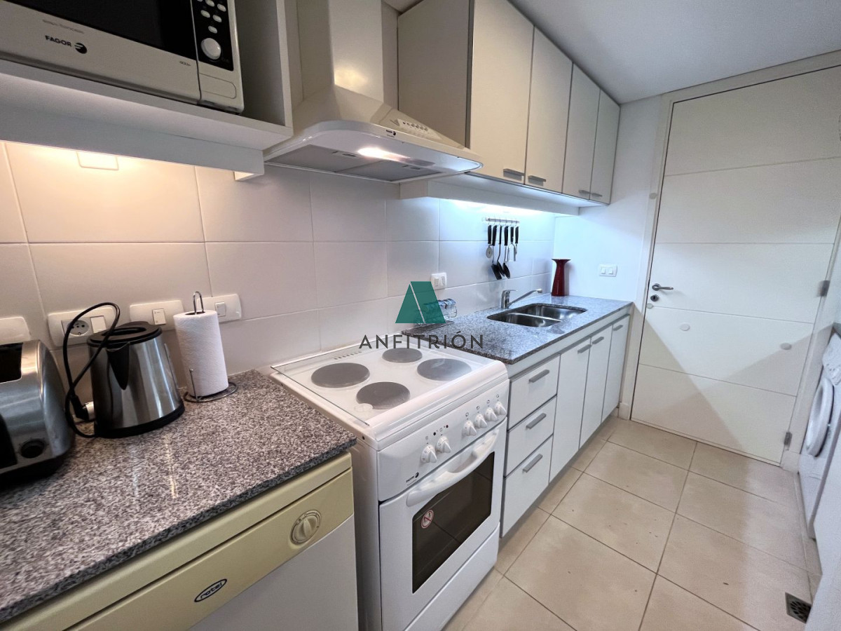 Apartamento ID.387 - Venta de Apartamento 3 Dormitorios en Playa Mansa, Torre del Mar, Punta del Este