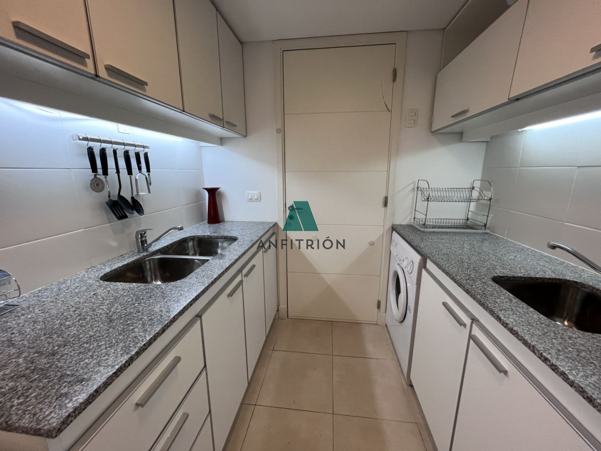 Apartamento ID.387 - Venta de Apartamento 3 Dormitorios en Playa Mansa, Torre del Mar, Punta del Este