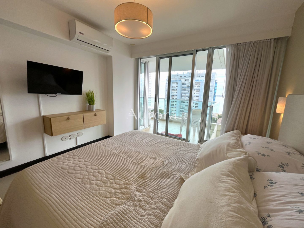 Apartamento ID.98 - Apartamento en Venta 2 dormitorios Playa Mansa, Edificio Gala Tower