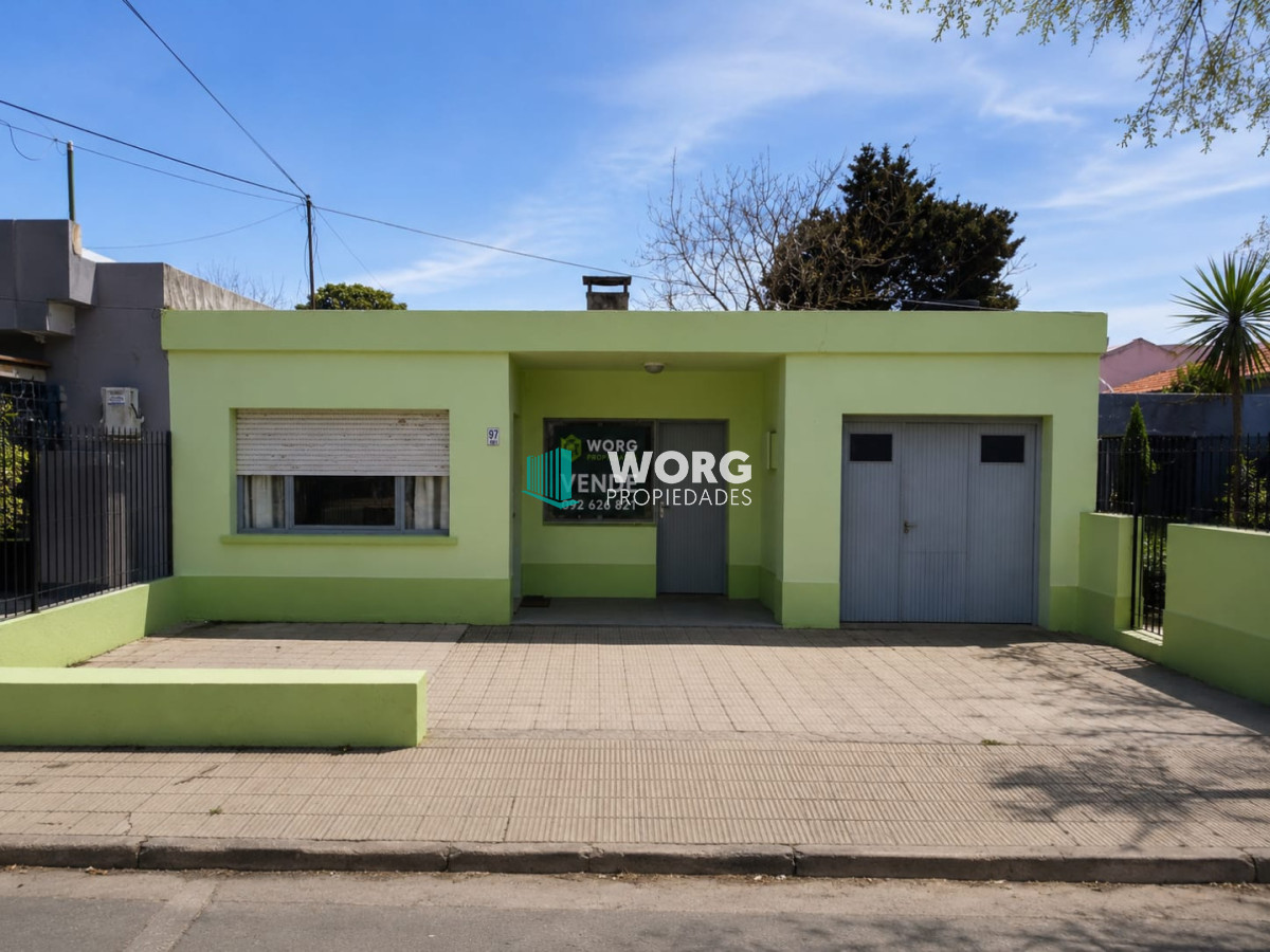 Casa ID.55 - Amplia casa sobre La Avenida Ituzaingó