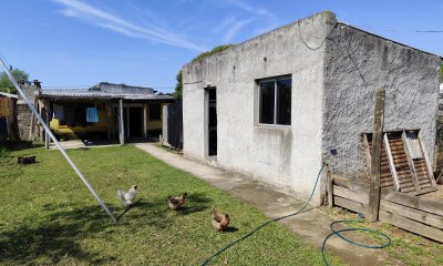 Hermosa casa en venta con apartamento en el fondo