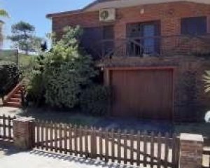 Hermosa casa en venta, a pocos metros del mar.