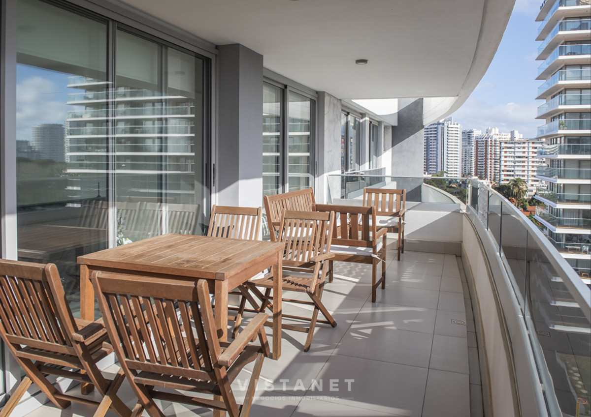 Apartamento ID.186/Venta-Apartamento-Tres-Dormitorios-Punta-del-Este- - Venta Apartamento Tres Dormitorios Punta del Este 