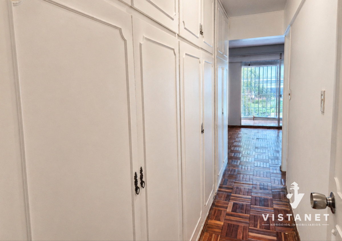 Apartamento ID.442/Venta-Apartamento-de-4-Dormitorios-en-Punta-Carretas-casi-rambla - Venta Apartamento de 4 Dormitorios en Punta Carretas casi rambla