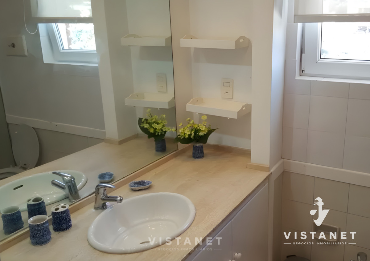 Apartamento ID.239/Venta-Apartamento-de-2-Dormitorios-en-Punta-del-Este-sobre-Rambla- - Venta Apartamento de 2 Dormitorios en Punta del Este sobre Rambla 