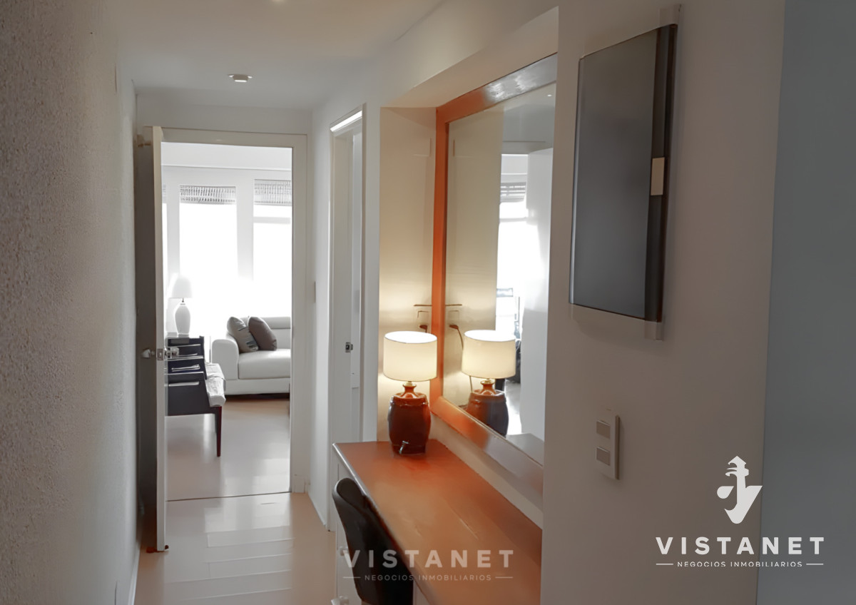 Apartamento ID.239/Venta-Apartamento-de-2-Dormitorios-en-Punta-del-Este-sobre-Rambla- - Venta Apartamento de 2 Dormitorios en Punta del Este sobre Rambla 