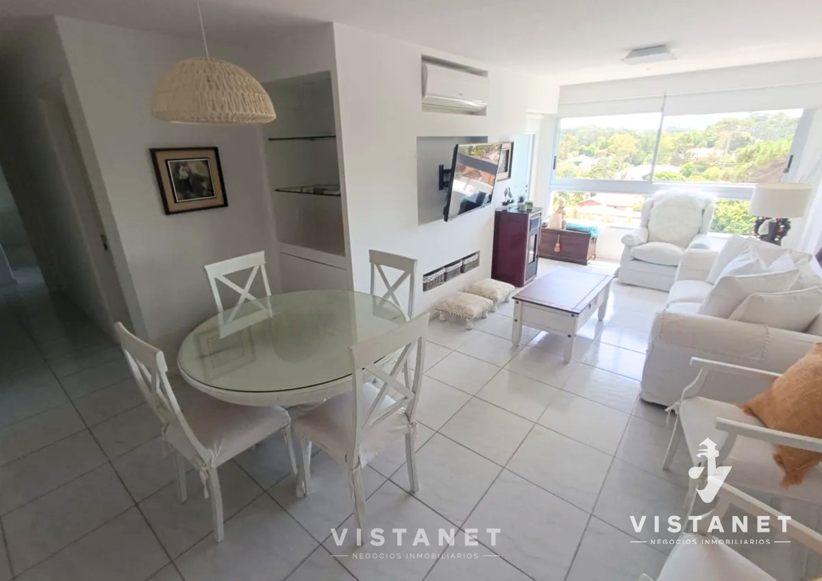 Apartamento ID.145/Apartamento-de-2-dormitorios-en-Punta-del-Este-en-Alquiler-anual - Apartamento de 2 dormitorios en Punta del Este en Alquiler anual