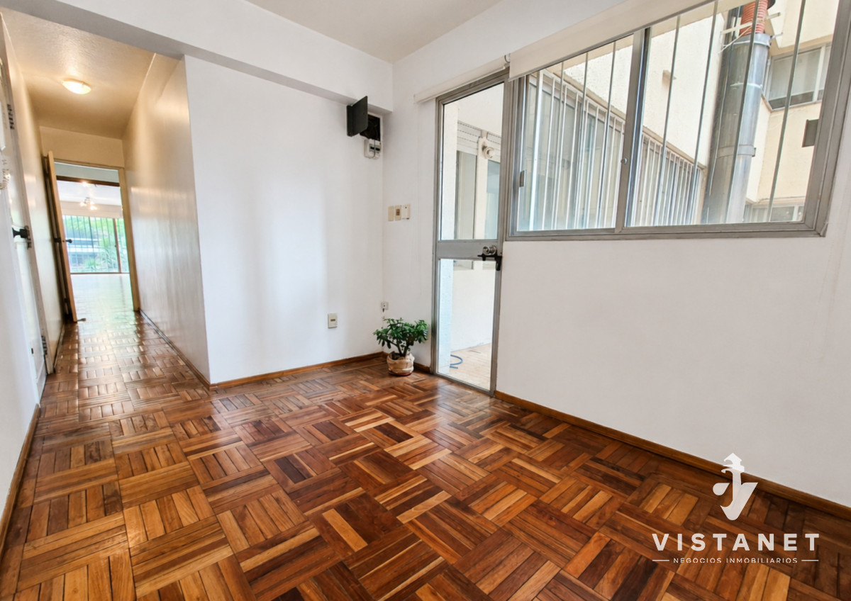 Apartamento ID.442/Venta-Apartamento-de-4-Dormitorios-en-Punta-Carretas-casi-rambla - Venta Apartamento de 4 Dormitorios en Punta Carretas casi rambla