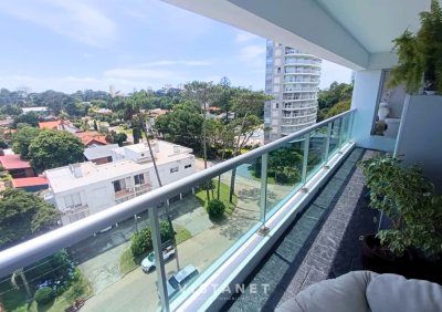 Apartamento ID.145 - Apartamento de 2 dormitorios en Punta del Este en Alquiler anual