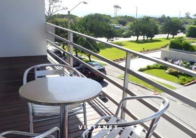 Apartamento ID.239/Venta-Apartamento-de-2-Dormitorios-en-Punta-del-Este-sobre-Rambla- - Venta Apartamento de 2 Dormitorios en Punta del Este sobre Rambla 