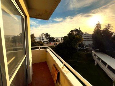 Apartamento de un dormitorio en venta en Atlántida frente al Mar