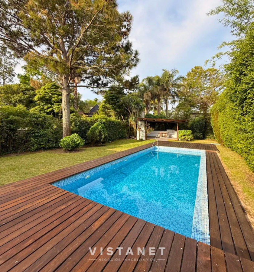 Casa ID.243/Venta-Casa-de-Tres-Dormitorios-en-Pinares,-Punta-del-Este- - Venta Casa de Tres Dormitorios en Pinares, Punta del Este 