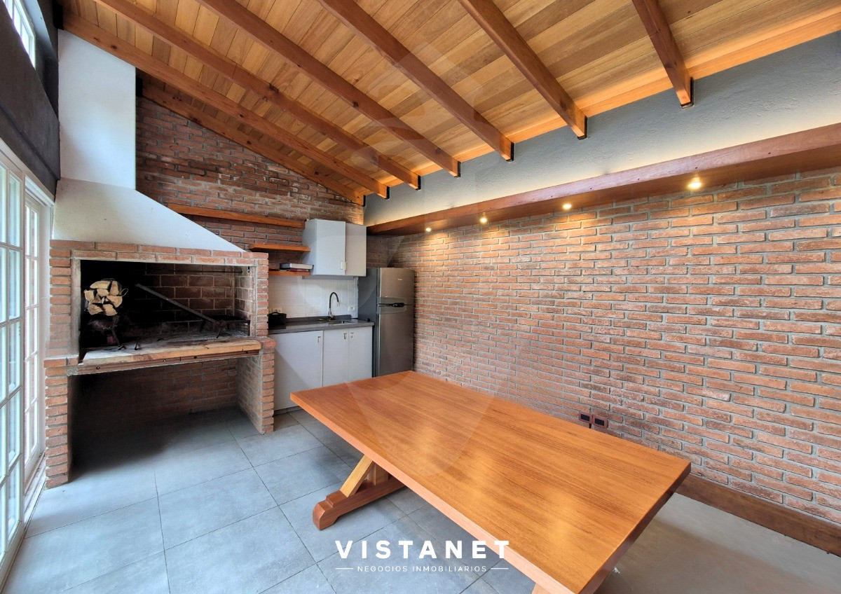 Casa ID.14 - Gran Casa Familiar En Alquiler Anual, 5 Dormitorios En Punta Del Este