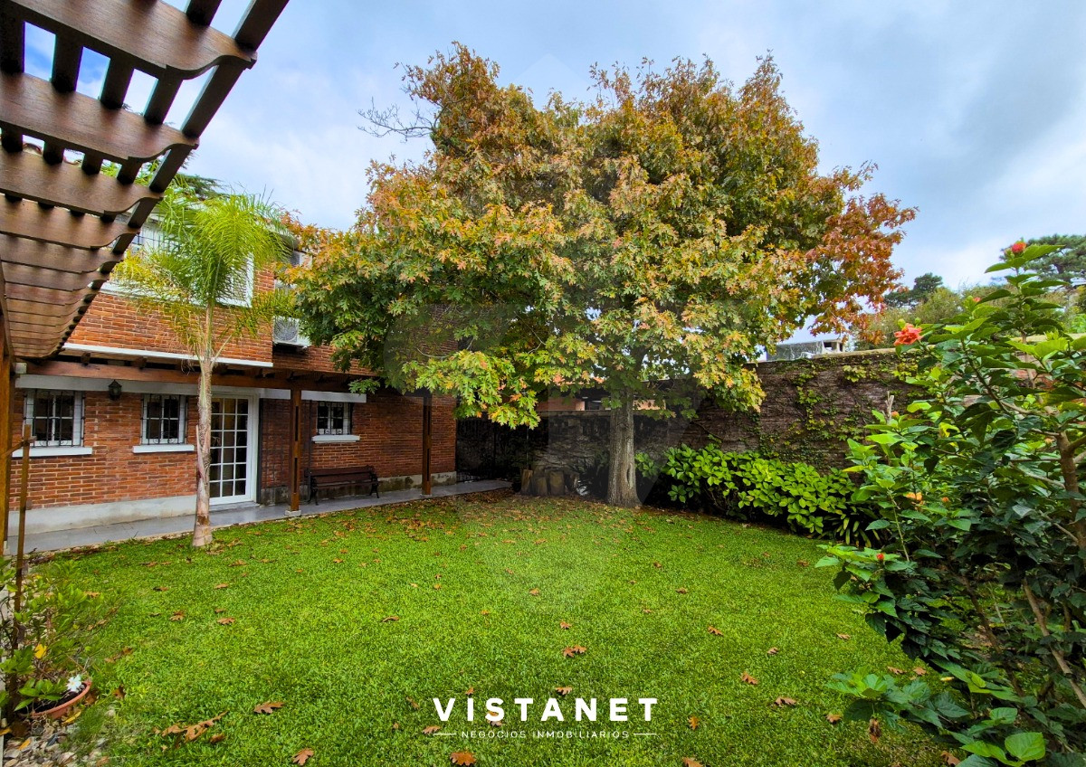 Casa ID.14 - Gran Casa Familiar En Alquiler Anual, 5 Dormitorios En Punta Del Este