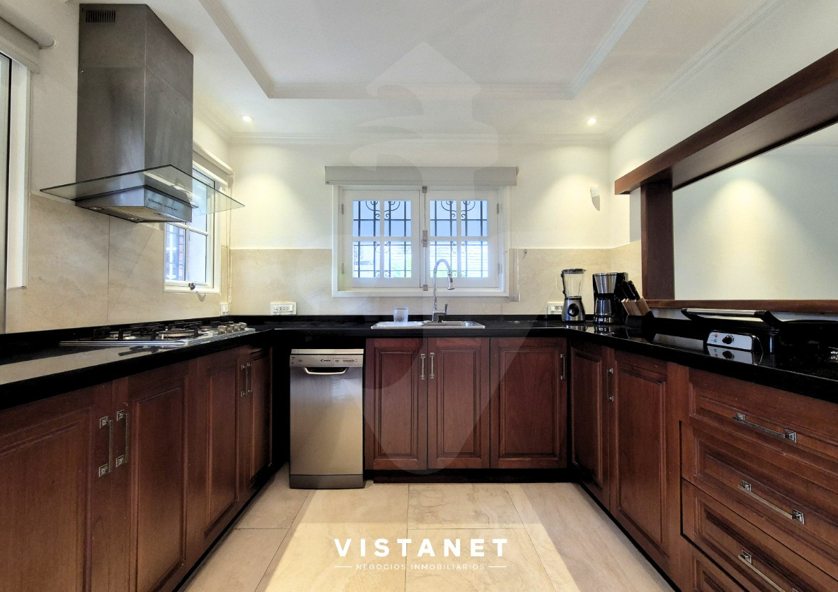 Casa ID.14 - Gran Casa Familiar En Alquiler Anual, 5 Dormitorios En Punta Del Este