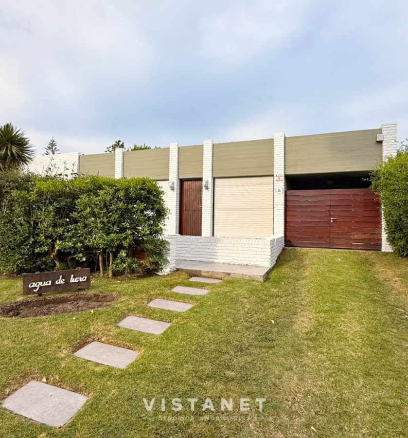Casa ID.243/Venta-Casa-de-Tres-Dormitorios-en-Pinares,-Punta-del-Este- - Venta Casa de Tres Dormitorios en Pinares, Punta del Este 