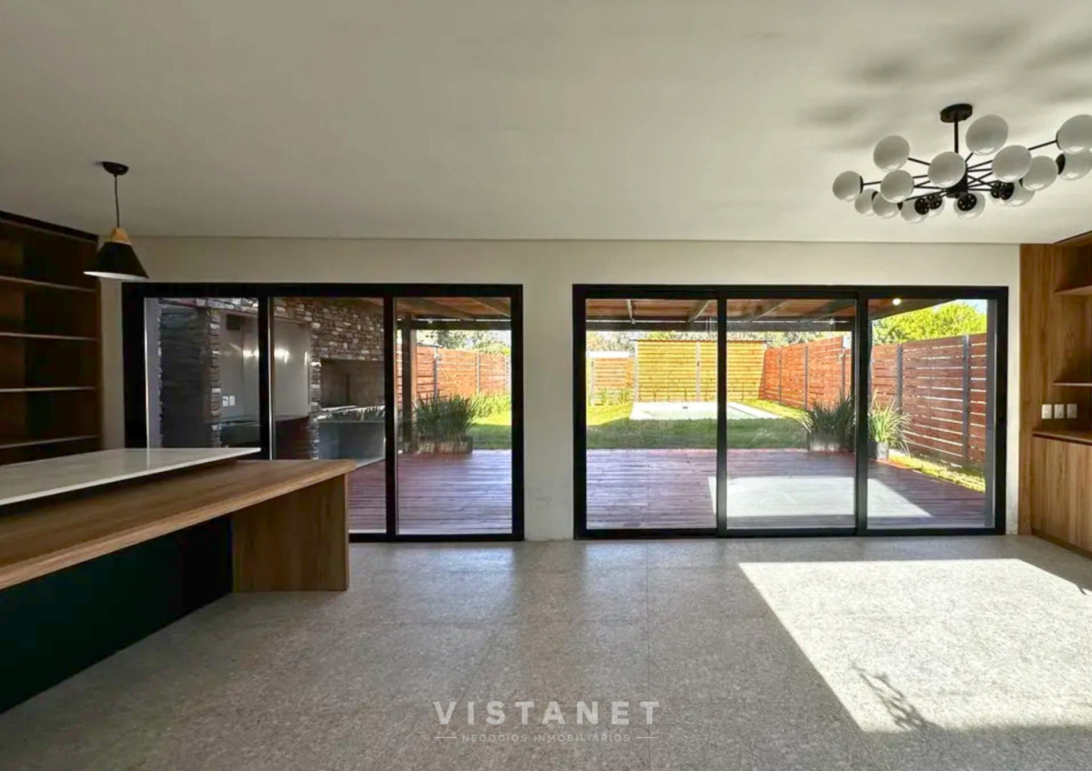 Casa ID.268/Venta-de-Casa-de-Tres-Dromitorios-en-El-Pinar-Sur- - Venta de Casa de Tres Dromitorios en El Pinar Sur 