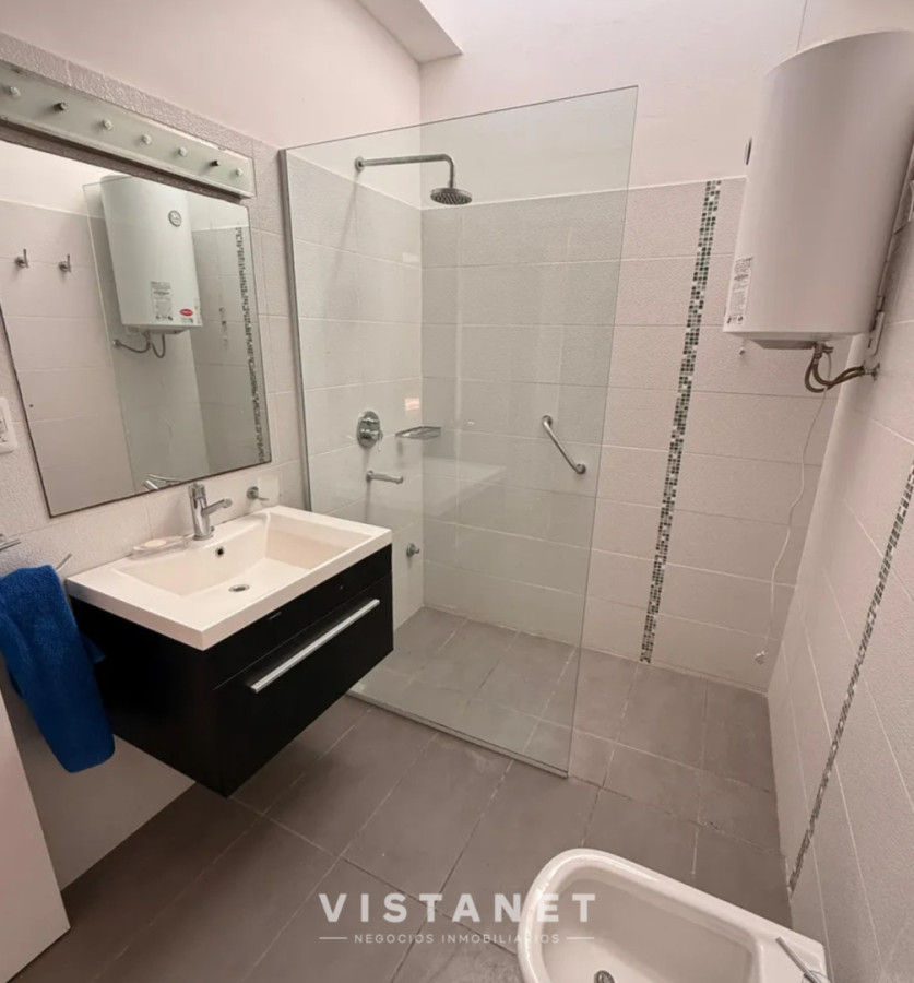 Casa ID.243/Venta-Casa-de-Tres-Dormitorios-en-Pinares,-Punta-del-Este- - Venta Casa de Tres Dormitorios en Pinares, Punta del Este 