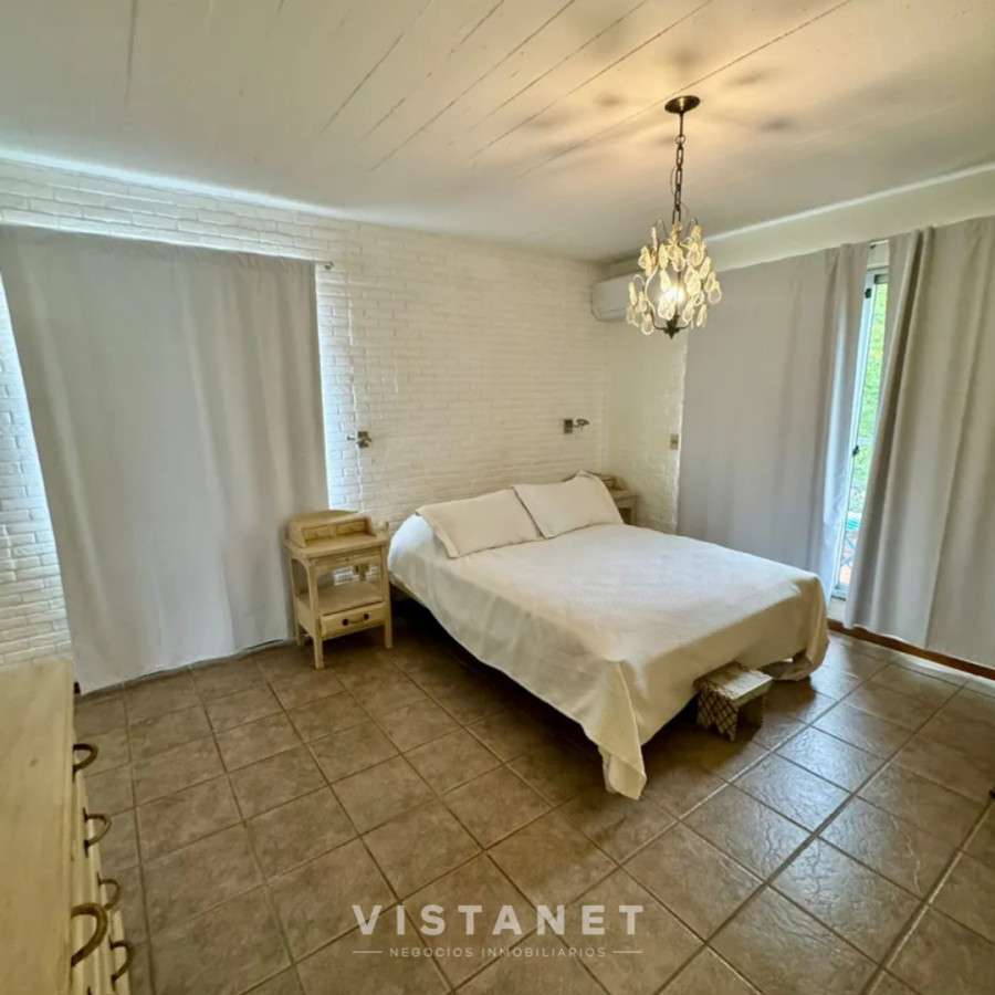 Casa ID.281/Venta-de-Casa-de-4-Dormitorios-en-Pinares,-Punta-del-Este - Venta de Casa de 4 Dormitorios en Pinares, Punta del Este