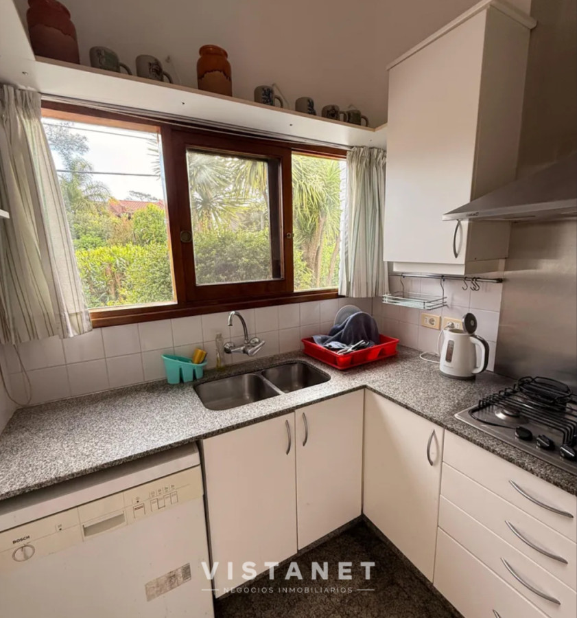 Casa ID.243/Venta-Casa-de-Tres-Dormitorios-en-Pinares,-Punta-del-Este- - Venta Casa de Tres Dormitorios en Pinares, Punta del Este 