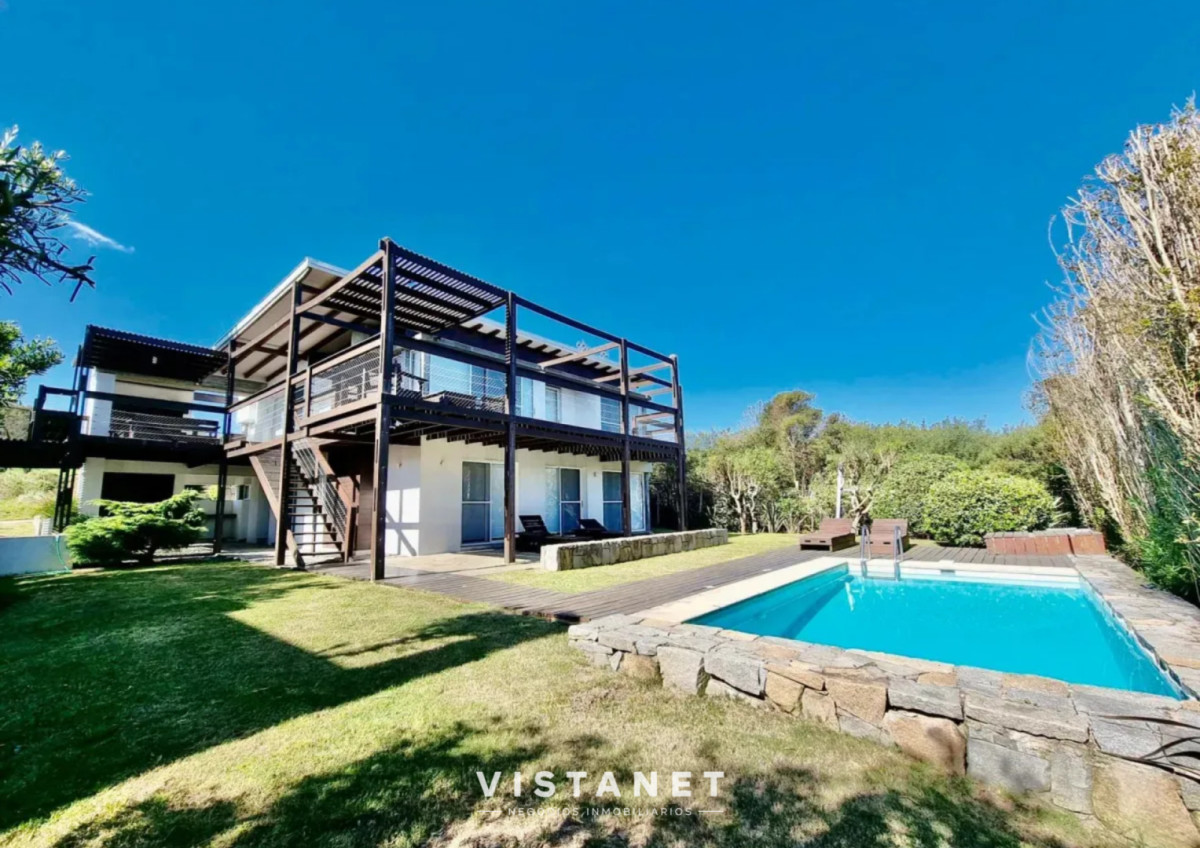 Casa ID.293 - Gran Propiedad en Barrio Privado Punta Piedras - El Chorro