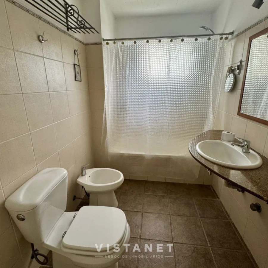 Casa ID.281/Venta-de-Casa-de-4-Dormitorios-en-Pinares,-Punta-del-Este - Venta de Casa de 4 Dormitorios en Pinares, Punta del Este