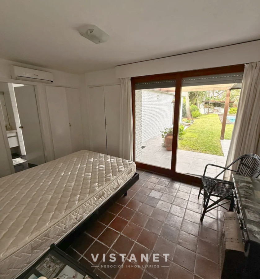 Casa ID.243/Venta-Casa-de-Tres-Dormitorios-en-Pinares,-Punta-del-Este- - Venta Casa de Tres Dormitorios en Pinares, Punta del Este 