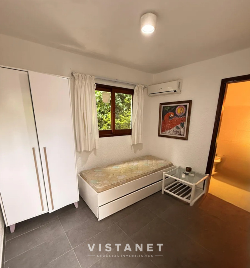 Casa ID.243/Venta-Casa-de-Tres-Dormitorios-en-Pinares,-Punta-del-Este- - Venta Casa de Tres Dormitorios en Pinares, Punta del Este 