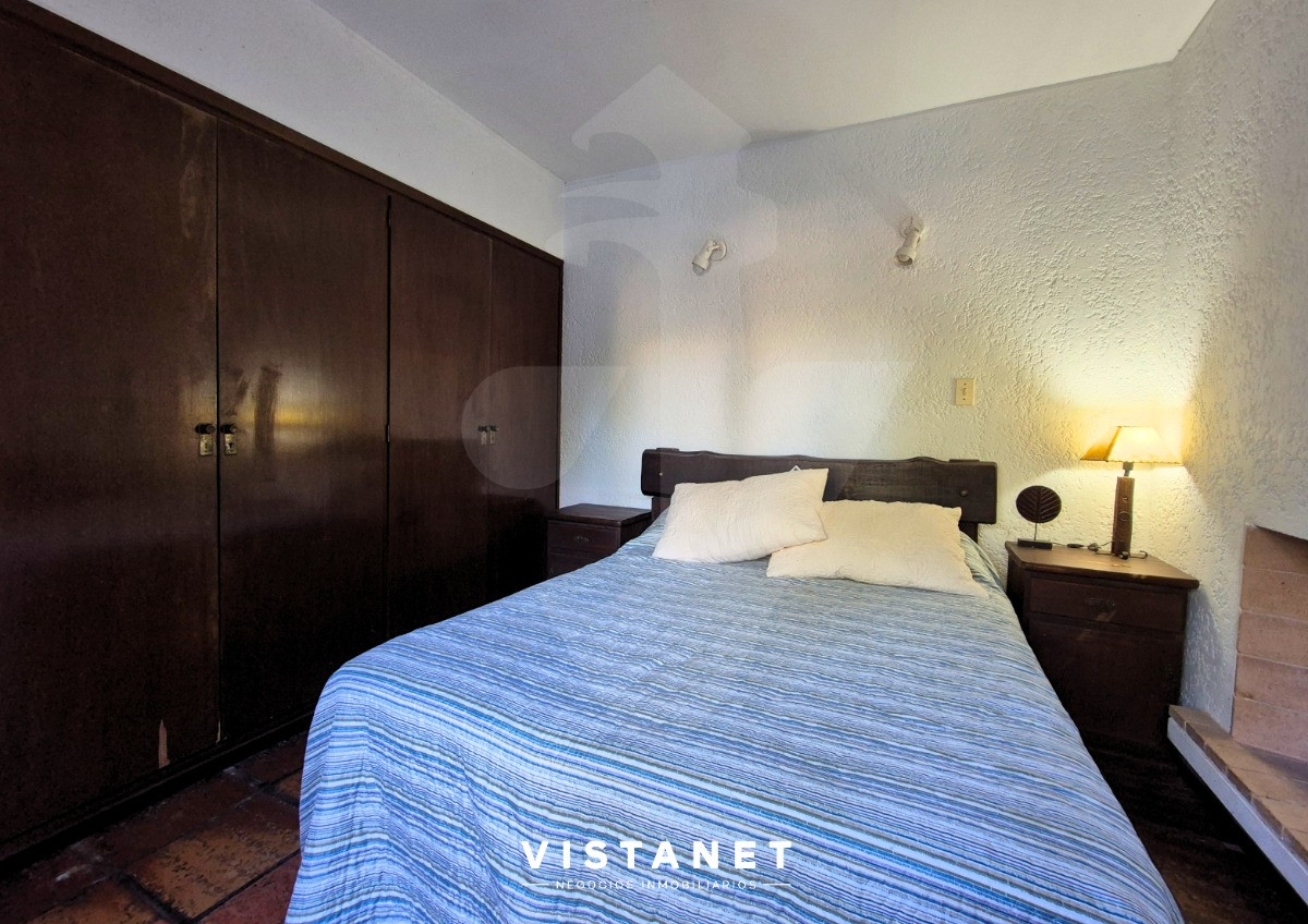 Casa ID.13 - Casa En Alquiler Anual, 4 Dormitorios Con Vista Al Mar En Punta Ballena 
