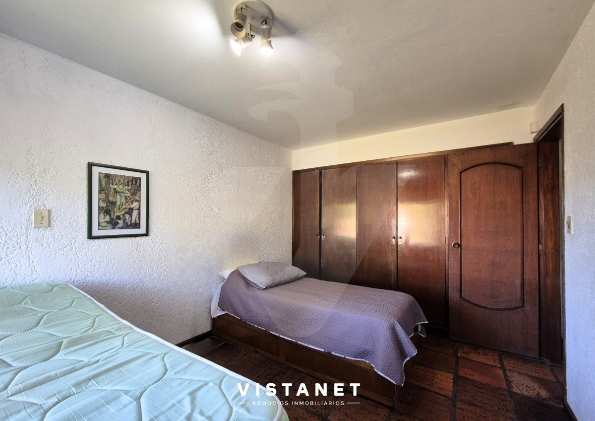 Casa ID.13 - Casa En Alquiler Anual, 4 Dormitorios Con Vista Al Mar En Punta Ballena 
