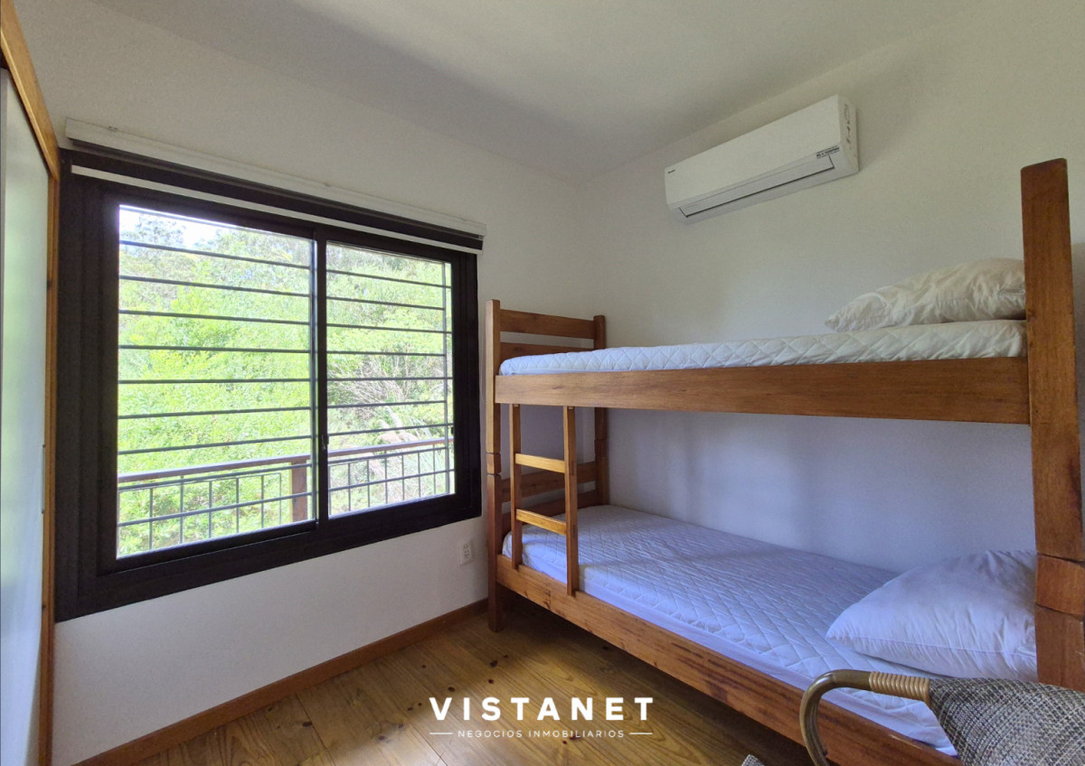 Casa ID.376/ - Casa en Piriápolis, Punta Fria