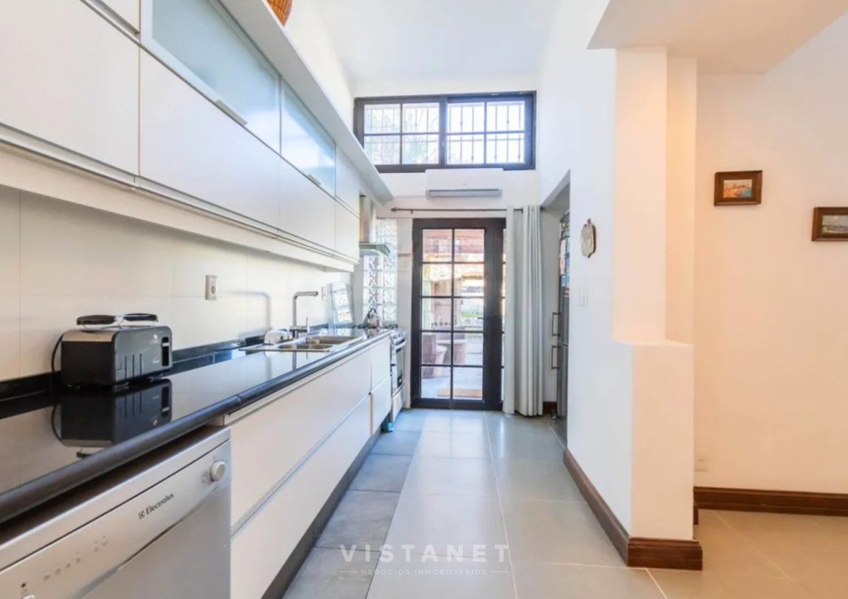 Casa ID.257/Venta-de-Casa-de-Tres-Dormitorios-en-Atlantida,-sobre-Rambla- - Venta de Casa de Tres Dormitorios en Atlantida, sobre Rambla 