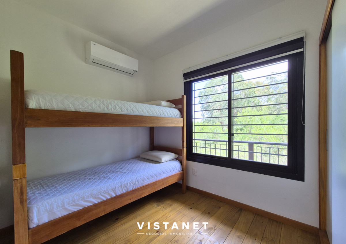 Casa ID.376/ - Casa en Piriápolis, Punta Fria
