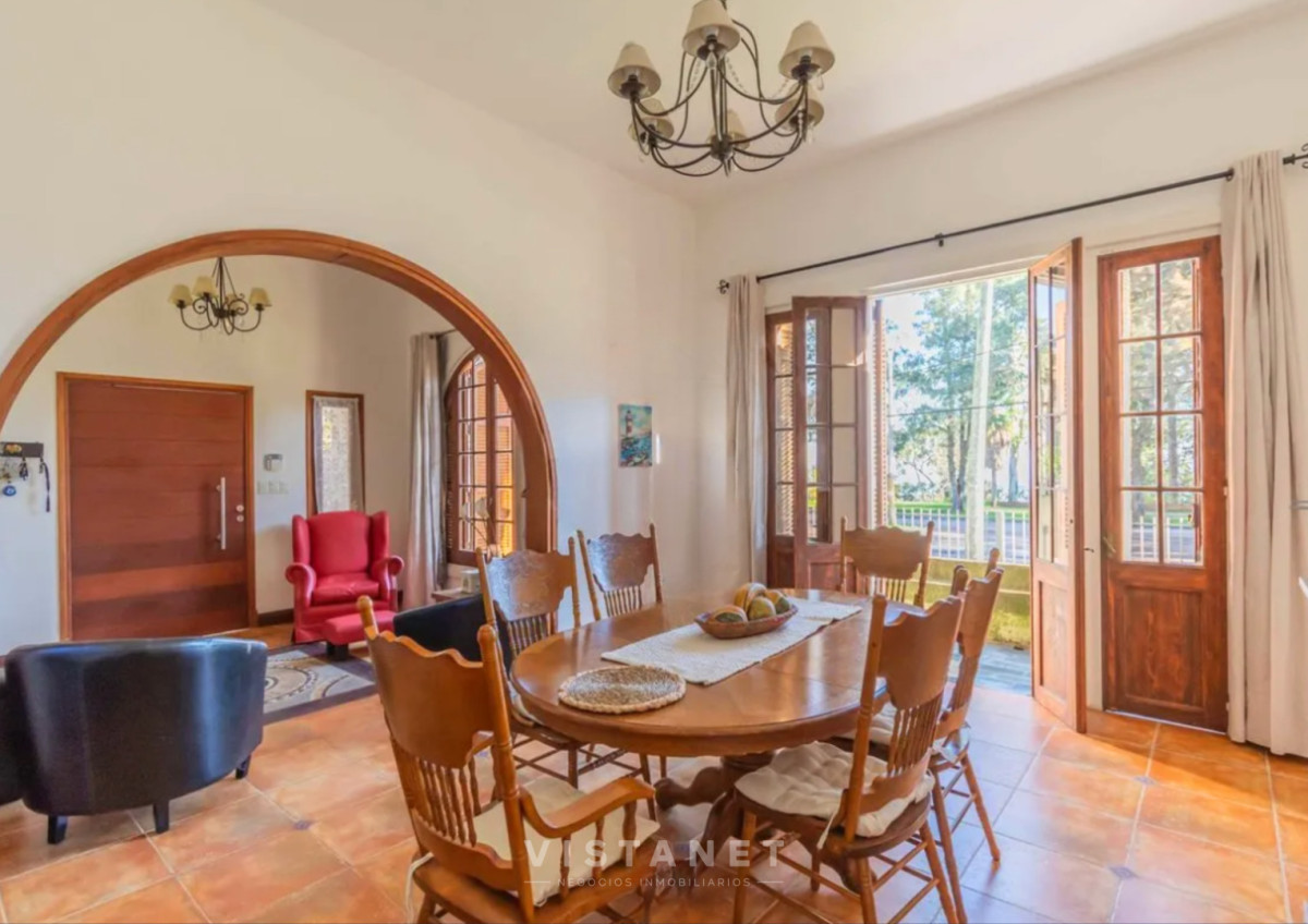 Casa ID.257/Venta-de-Casa-de-Tres-Dormitorios-en-Atlantida,-sobre-Rambla- - Venta de Casa de Tres Dormitorios en Atlantida, sobre Rambla 