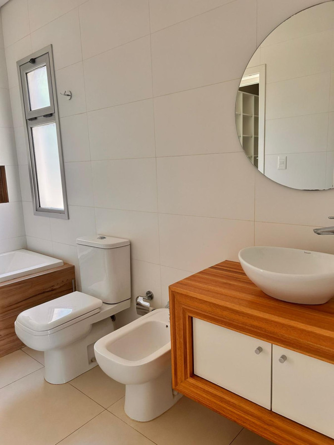 Casa ID.130/Moderna-Casa-en-Venta,-2-dormitorios-en-El-Pinar-Sur - Moderna Casa en Venta, 2 dormitorios en El Pinar Sur