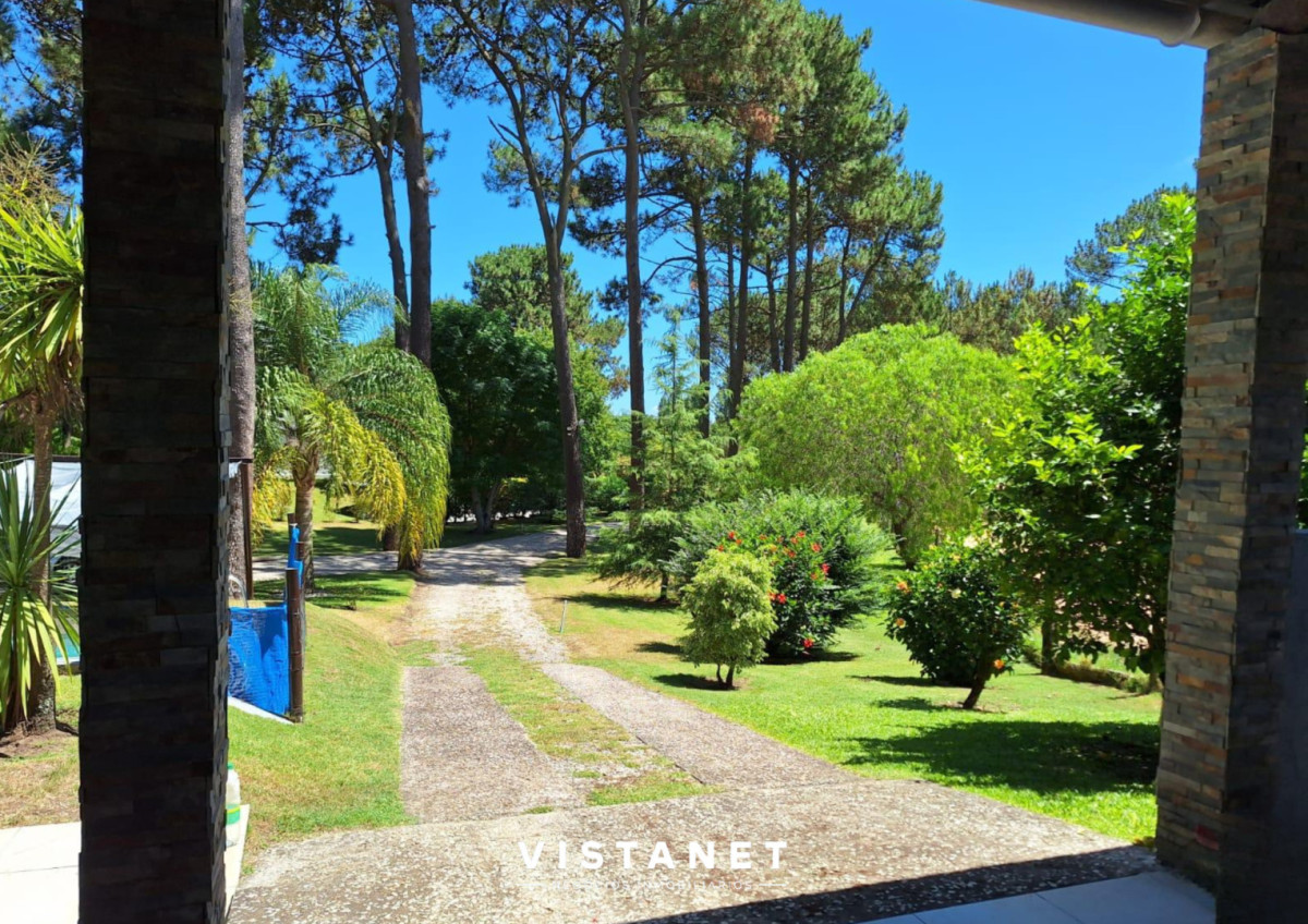 Casa ID.384/Venta-Casa-de-4-Dormitorios-en-Punta-Ballena - Venta Casa de 4 Dormitorios en Punta Ballena