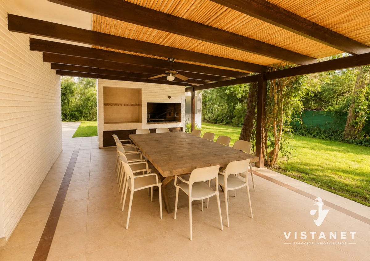 Casa ID.440/Venta-Gran-Residencia-de-5-Dormitorios-en-Lugano,-Punta-del-Este- - Venta Gran Residencia de 5 Dormitorios en Lugano, Punta del Este 
