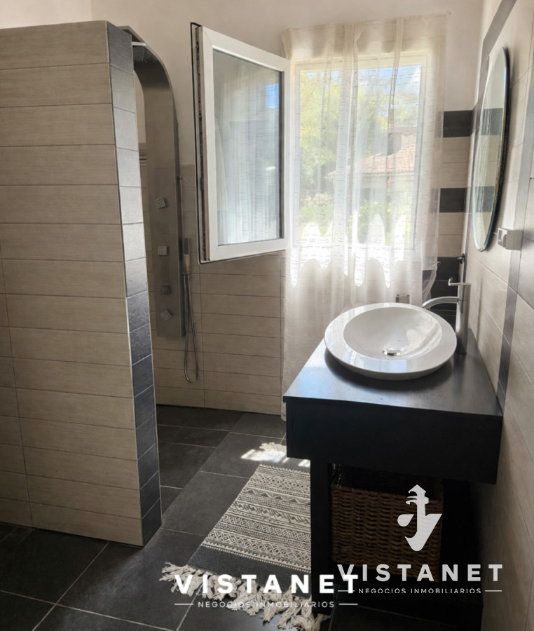 Casa ID.356/Gran-Propiedad-de-4-dormitorios-en-Venta-en-La-Floresta - Gran Propiedad de 4 dormitorios en Venta en La Floresta