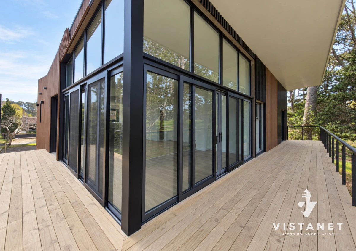 Casa ID.458 - Moderna Propiedad a Estrenar en venta casa de 3 Dormitorios Punta de Este
